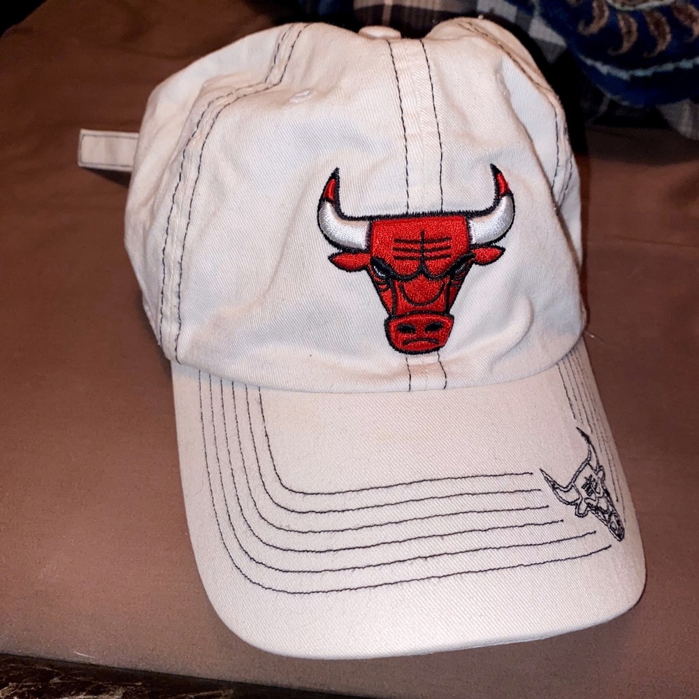 Vintage Chicago Bulls Hat Twins Enterprise NBA Strapback Cream Dad Cap White